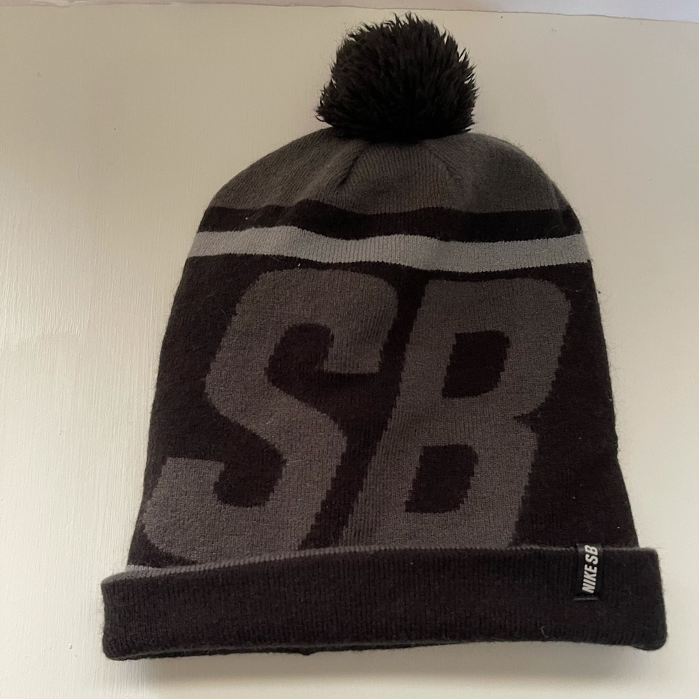 Nike hat color black